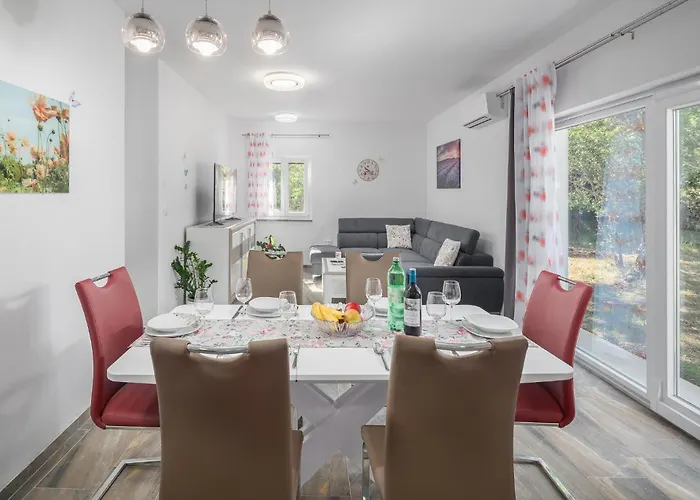 Сasa de vacaciones Lovely In *