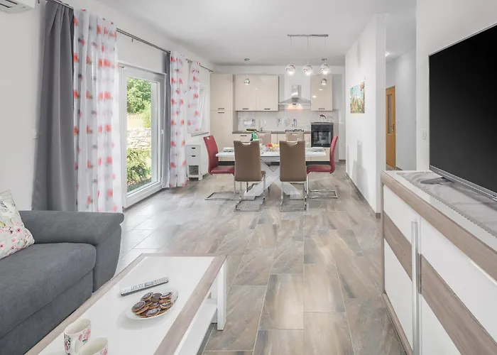 Lovely In Сasa de vacaciones